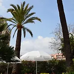 Lemon Hotel