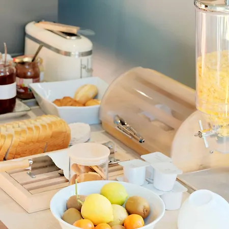 Lemon Отель Ментона