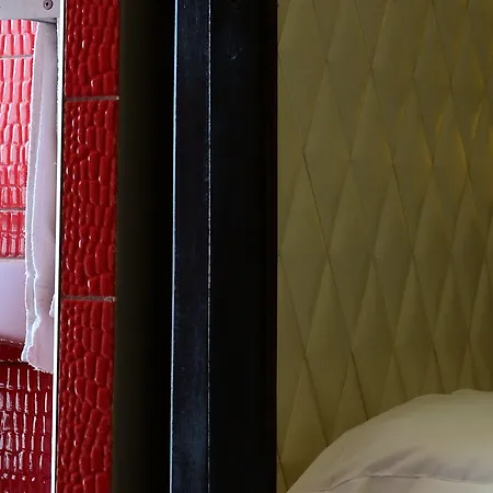 Lemon Hotel 2*