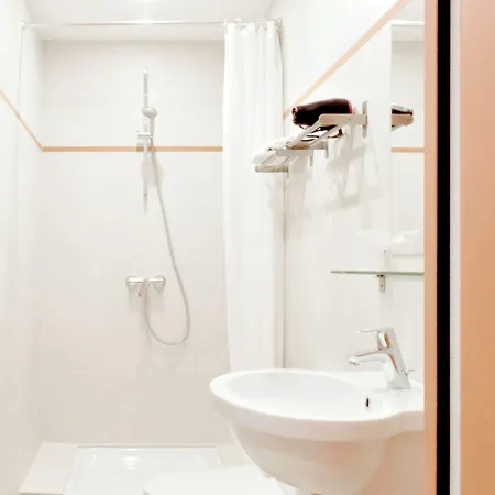 Lemon Hotel 2*